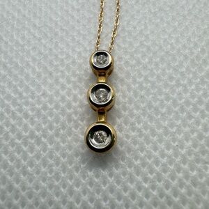 10K Yellow White Two Tone Gold Round Three Diamonds Pendant Necklace 18”
